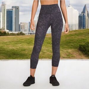NWT Lululemon Wunder Train HR Crop 23" Denim Wash Print Dusky Lavender/Black 10